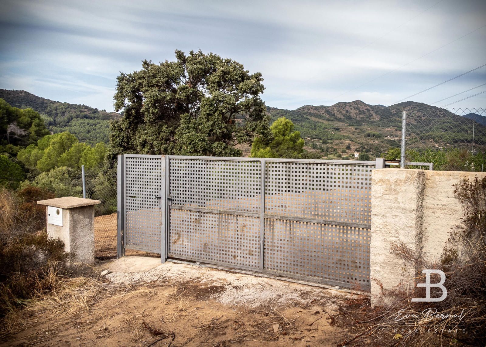 Jardí de Finca rústica en venda en Alforja amb Piscina