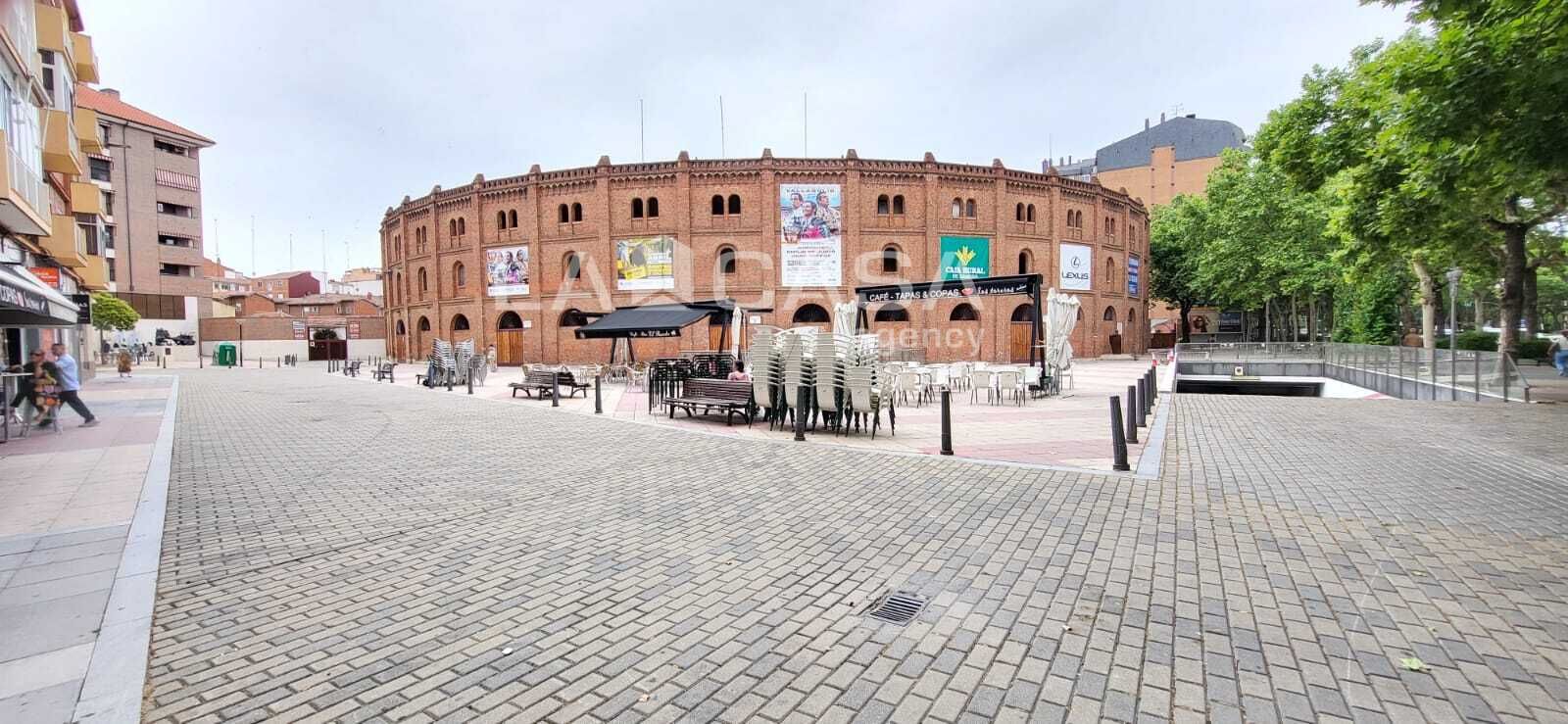 Exterior view of Flat for sale in Valladolid Capital  with Balcony