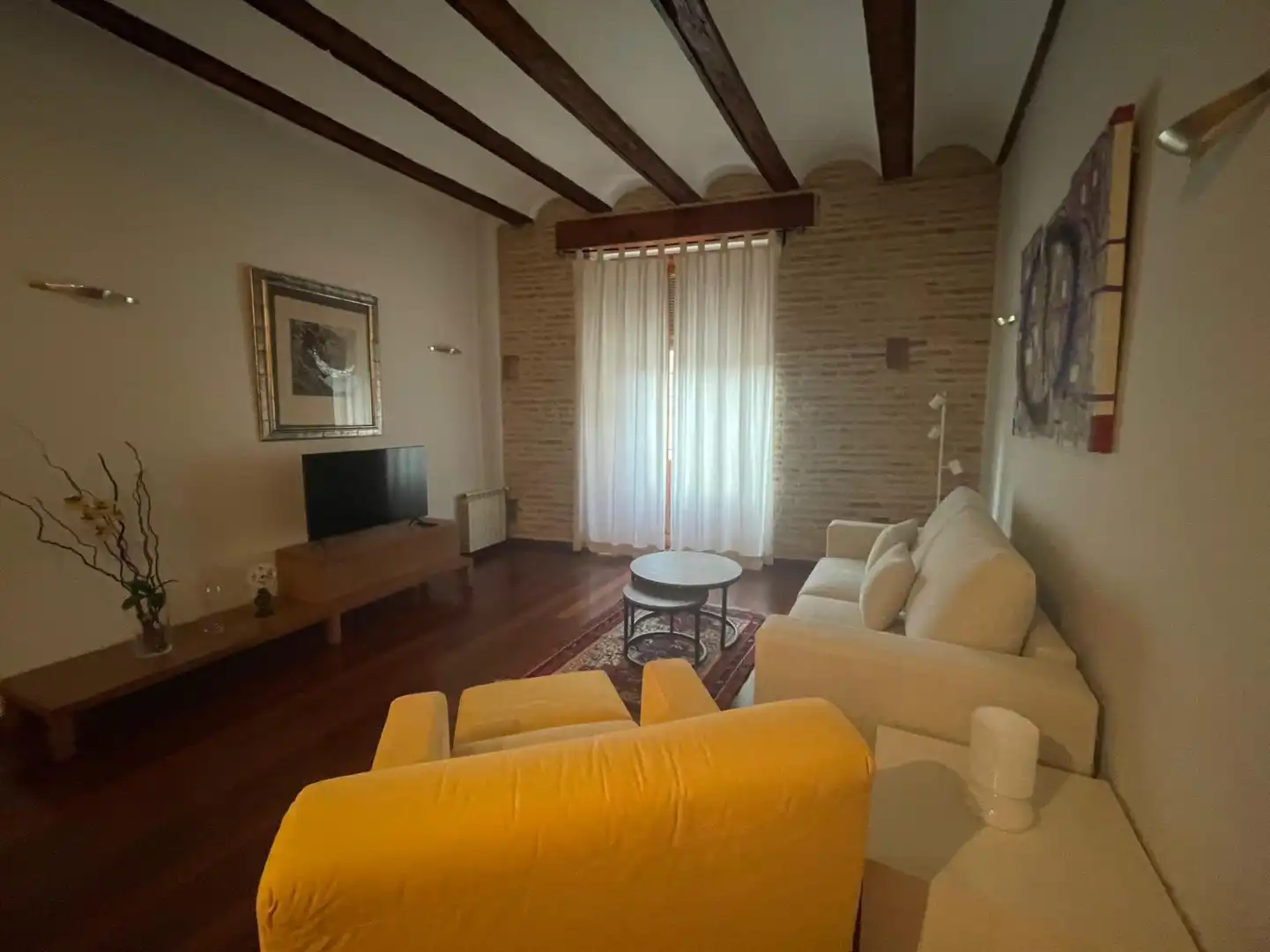 Living room of Flat for rent in  Valencia Capital  with Air Conditioner, Heating and Parquet flooring