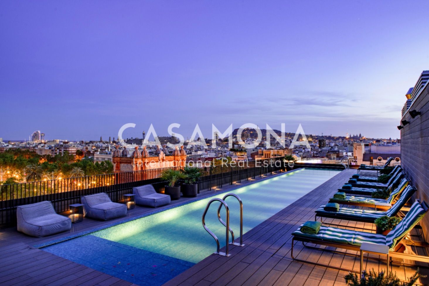 Piscina de Apartament de lloguer en  Barcelona Capital amb Aire condicionat, Calefacció i Terrassa