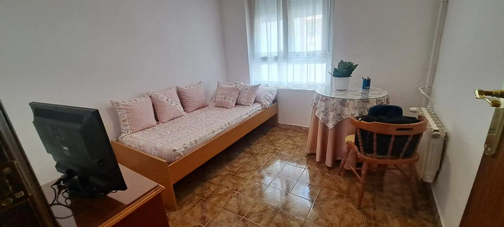 Piso de alquiler en DEAN CASTOR ROBLEDO, 8, Sur
