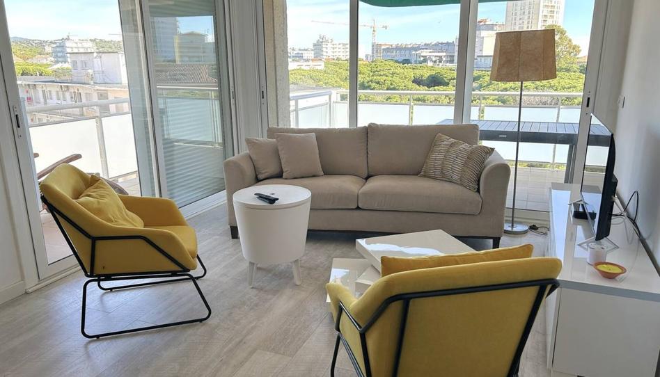 Foto 1 de Apartament en venda a Mediterrania, Centre - Platja, Girona