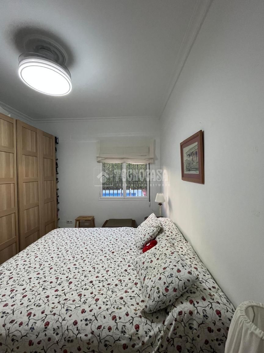 Dormitori de Casa o xalet en venda en Mairena del Alcor amb Aire condicionat, Piscina i Piscina comunitària