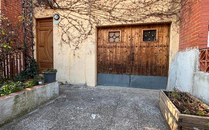 Vista exterior de Casa adosada en venda en Vallbona d'Anoia amb Calefacció, Jardí privat i Terrassa