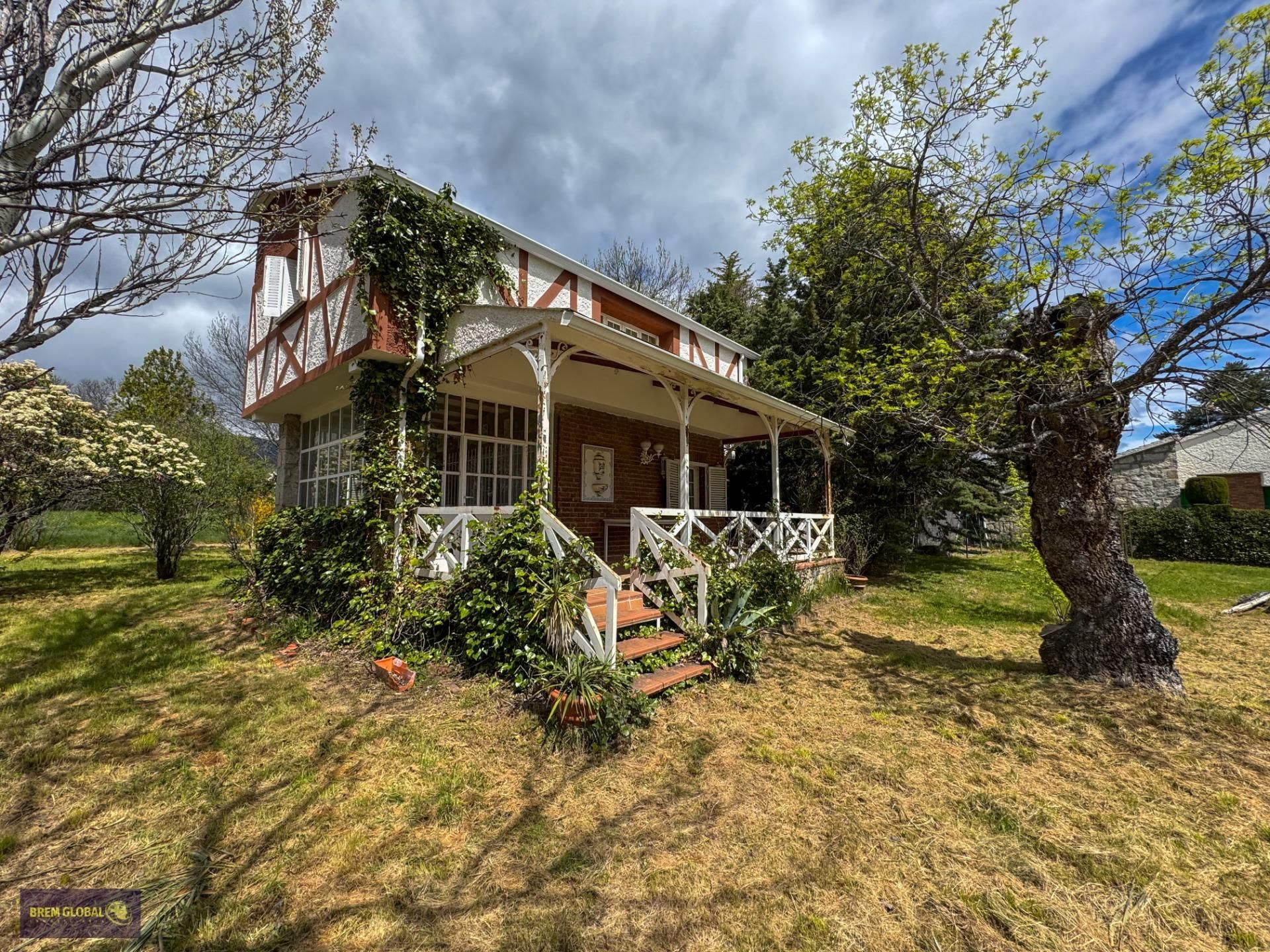 Vista exterior de Casa o xalet en venda en Gargantilla del Lozoya amb Calefacció, Jardí privat i Traster
