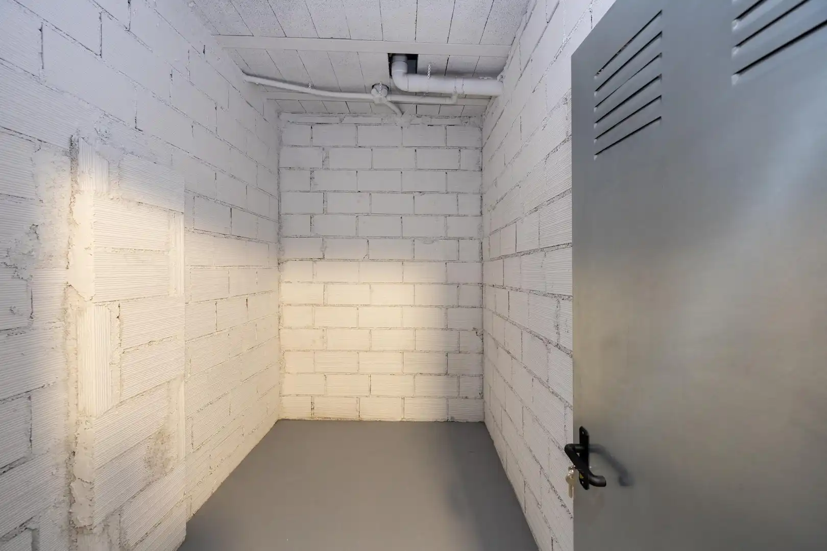 Storage room for sale in Granada