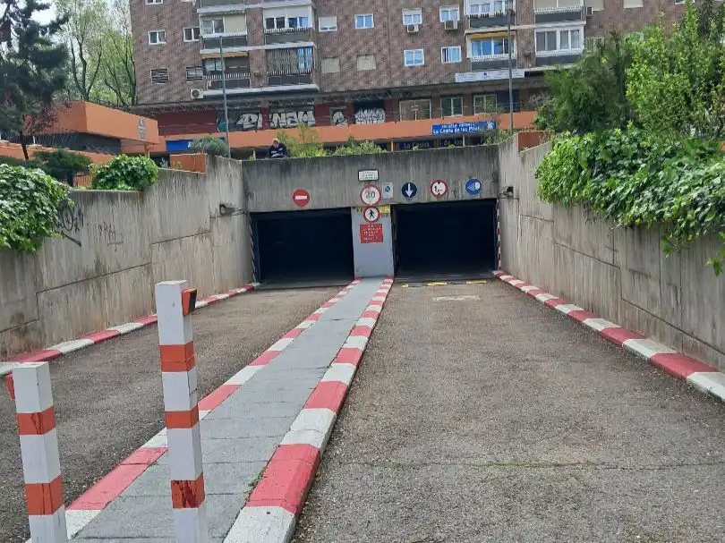 Einzelparkplatz zum Verkauf in Calle Marroquina 16