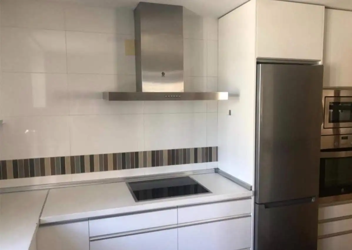 Cuina de Casa o xalet de lloguer en Málaga amb Aire condicionat