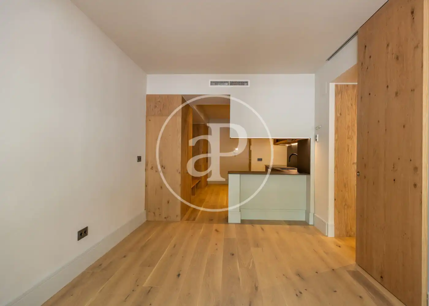 Wohnung zum Verkauf in Barcelona mit Klimaanlage und Heizung