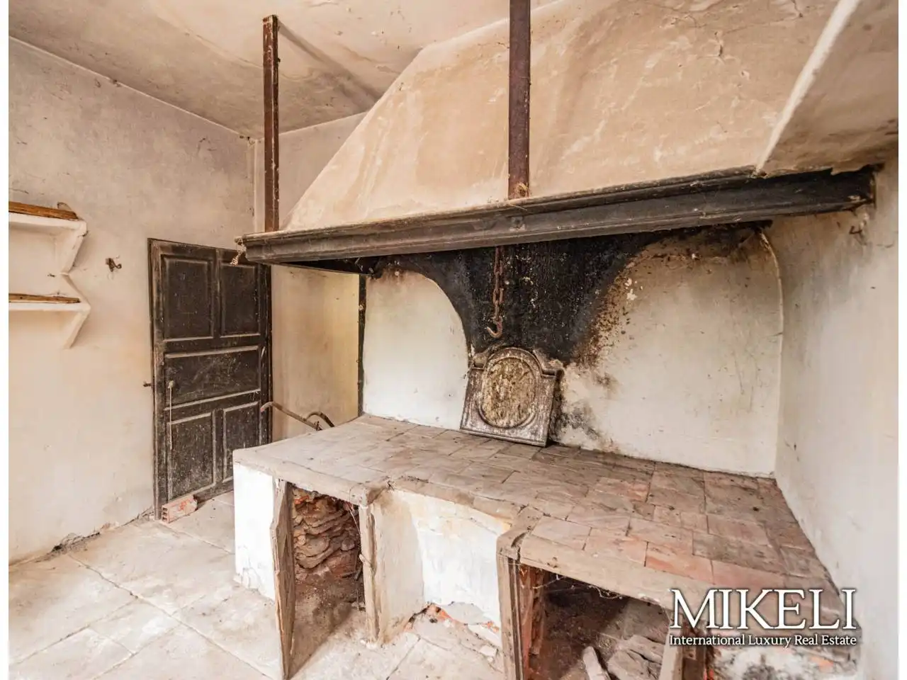 Cocina de Finca rústica en venta en Saro con Jardín privado y Parquet