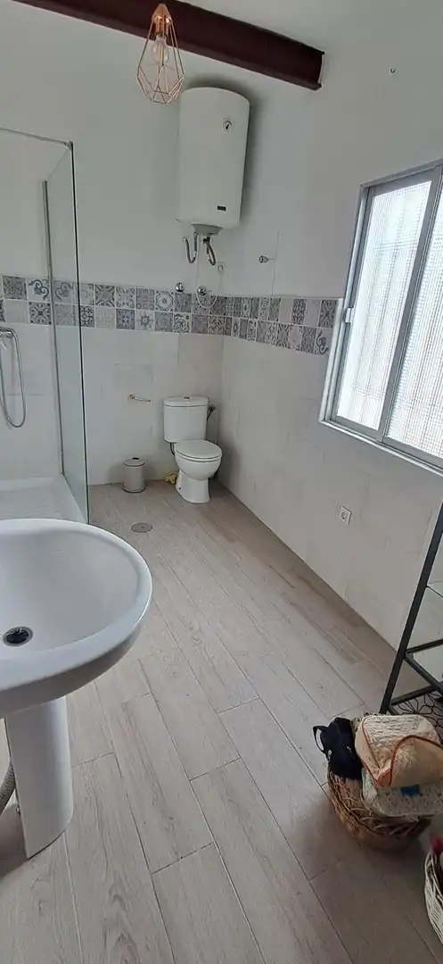 Baño de Piso en venta en Utrera con Aire acondicionado, Trastero y Balcón