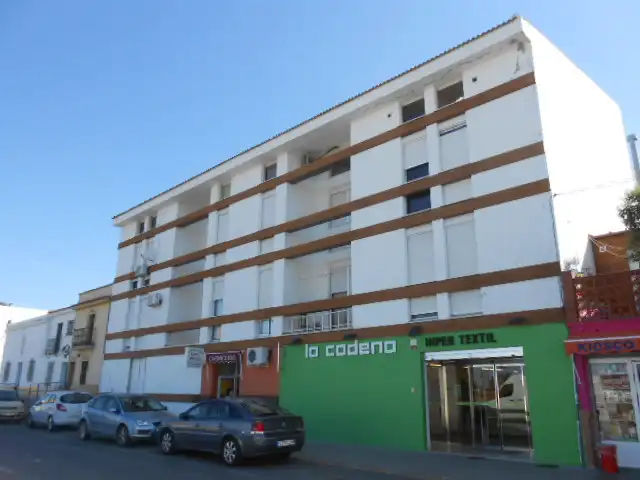 Vista exterior de Local en venda en Gibraleón, Huelva