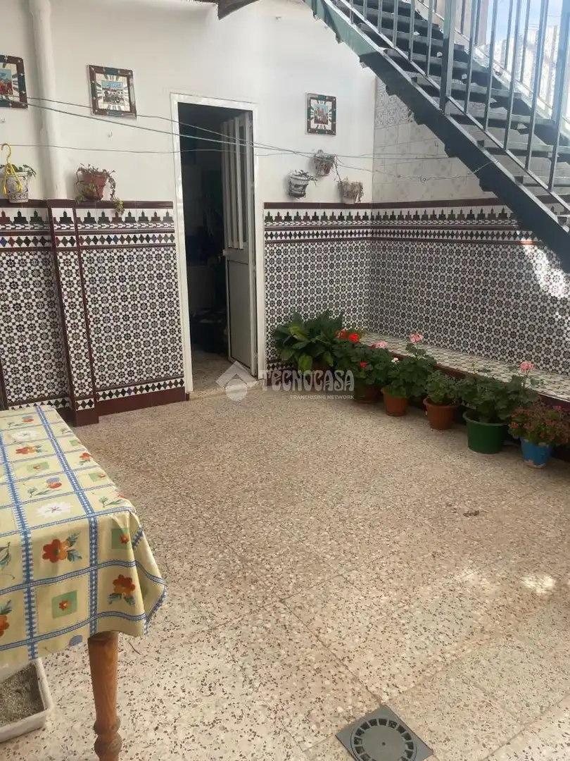 Jardí de Casa adosada en venda en Sevilla amb Aire condicionat