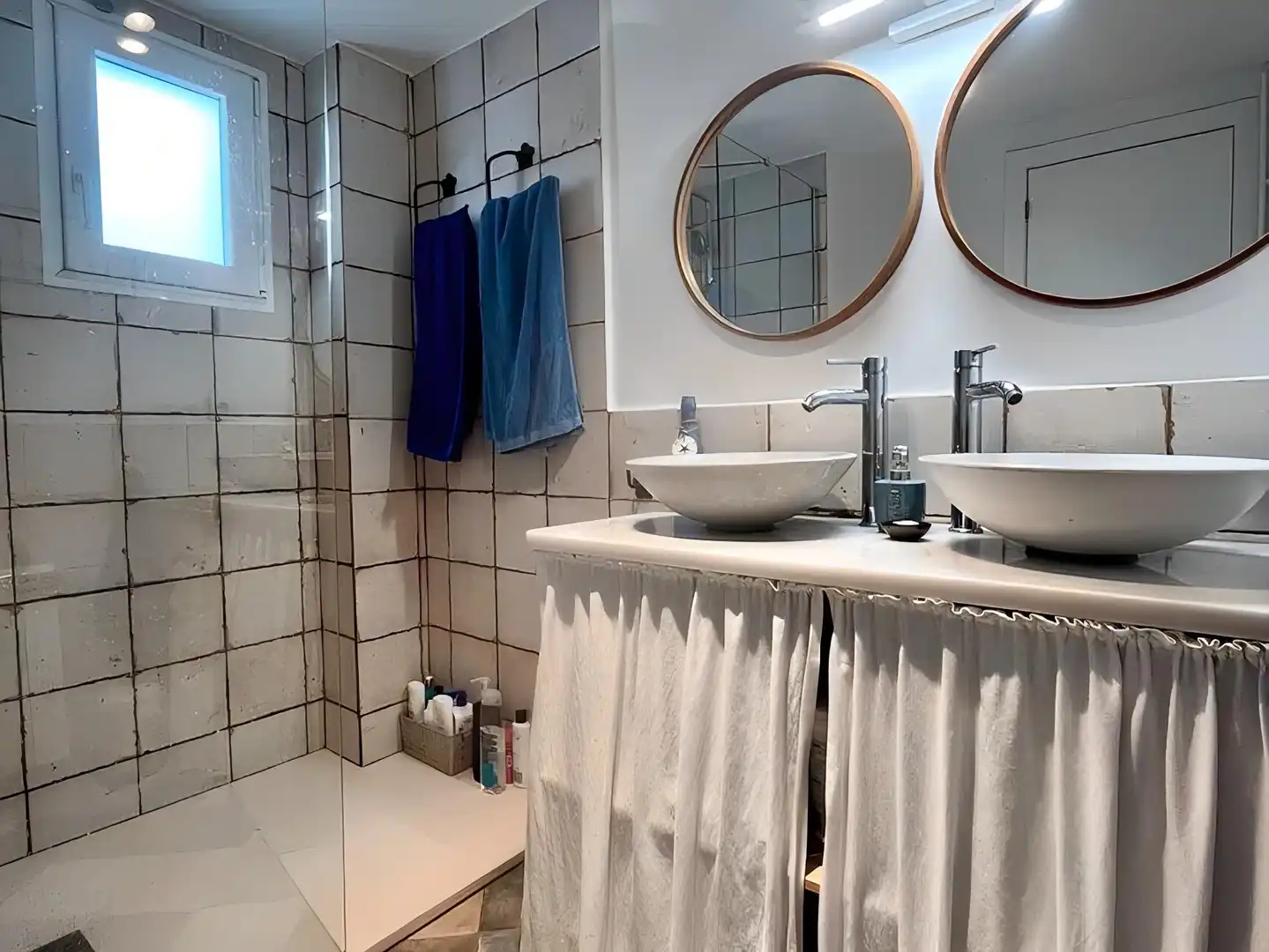 Badezimmer von Wohnung zum Verkauf in L'Escala mit Heizung, Terrasse und Balkon