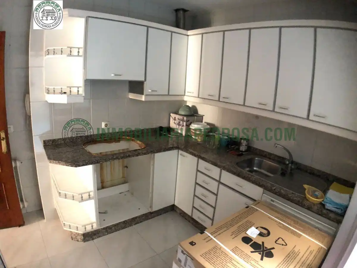 Study for rent in Calle cruz bermella (da), Zona de Plaza de Barcelos