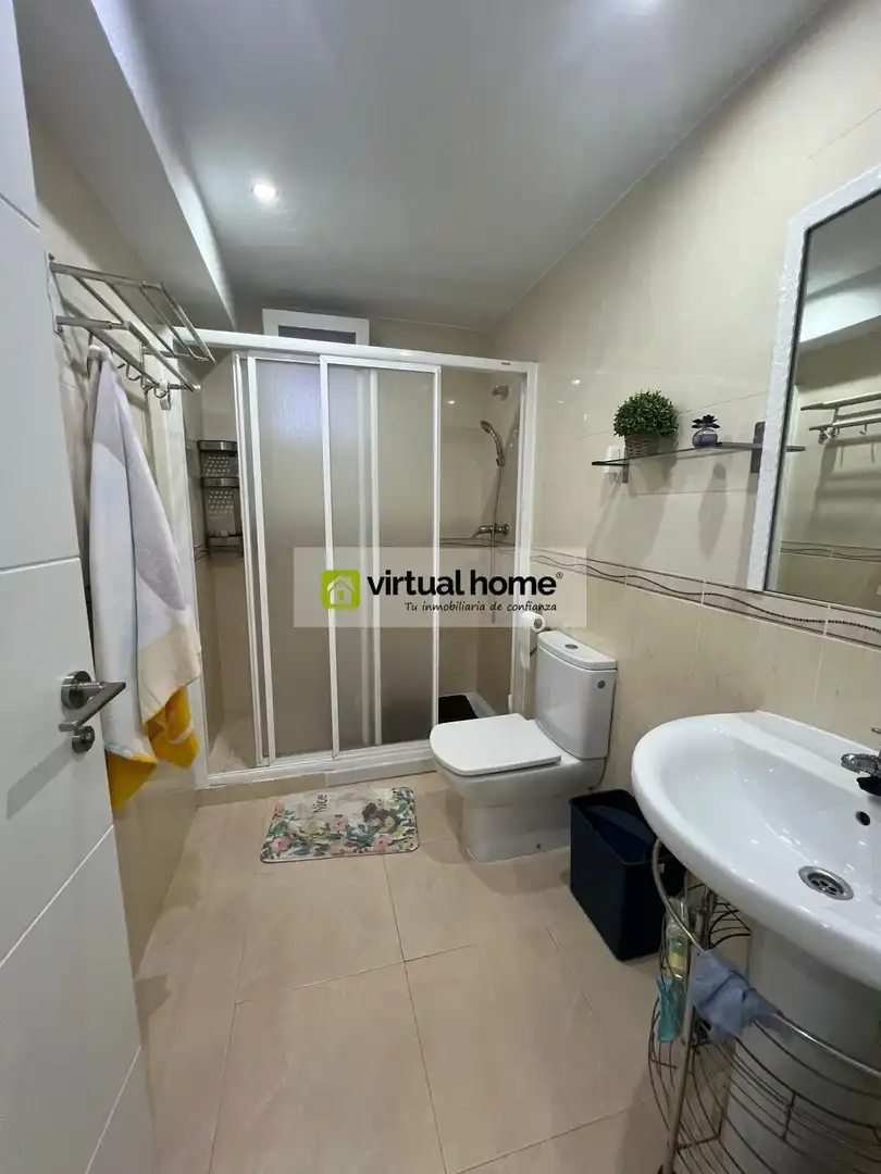 Baño de Planta baja en venta en Benidorm con Aire acondicionado, Trastero y Amueblado