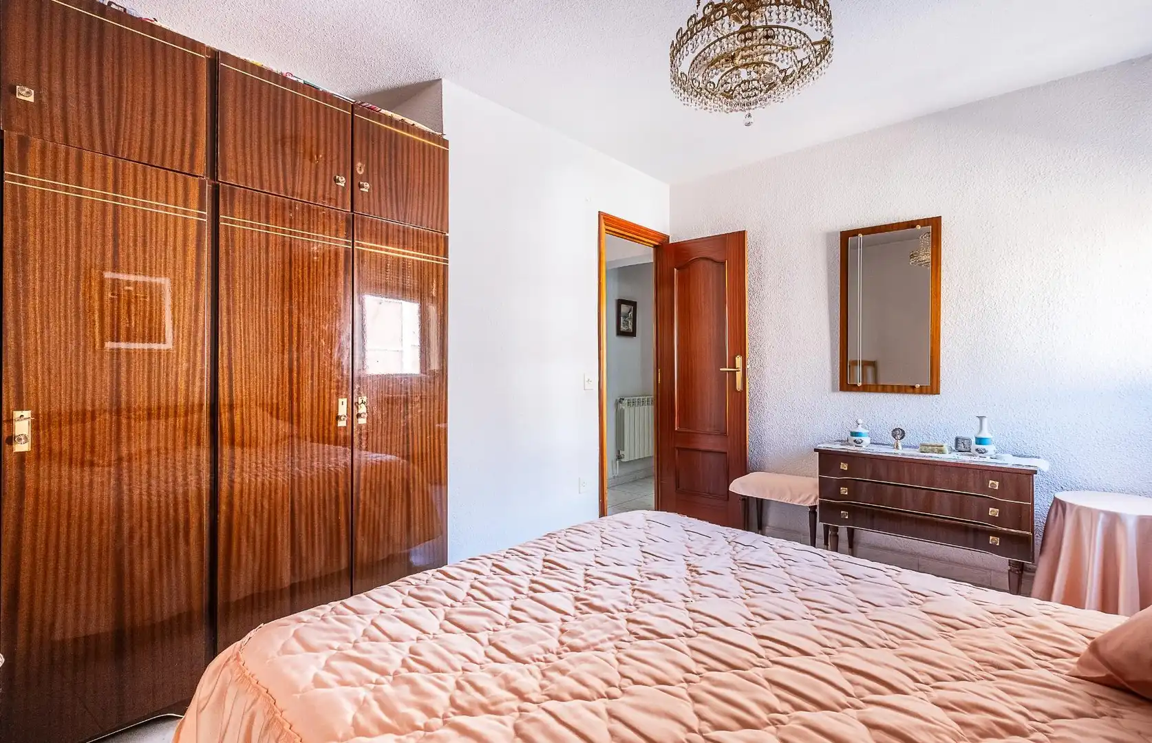 Habitación de Piso en venta en Madrid con Calefacción