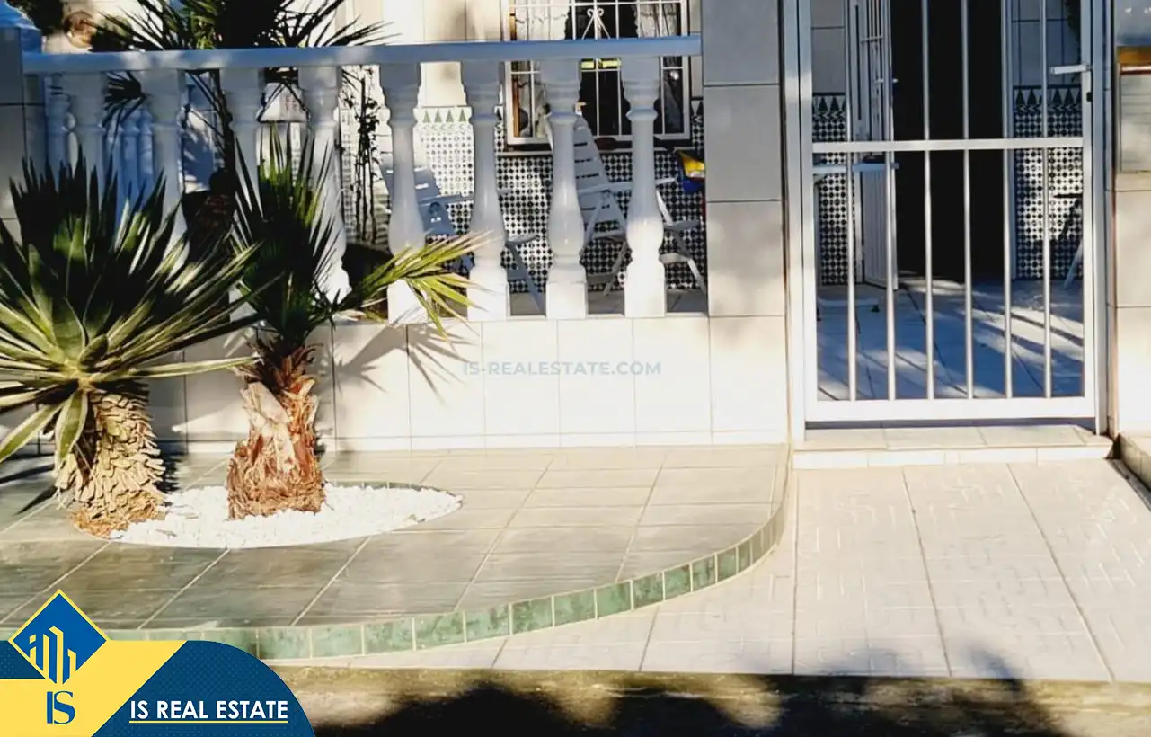 Vista exterior de Casa adosada en venta en Torrevieja con Calefacción, Terraza y Amueblado