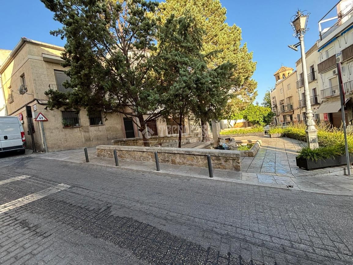 Single-family semi-detached for sale in Ctra. Circunvalación - La Magdalena