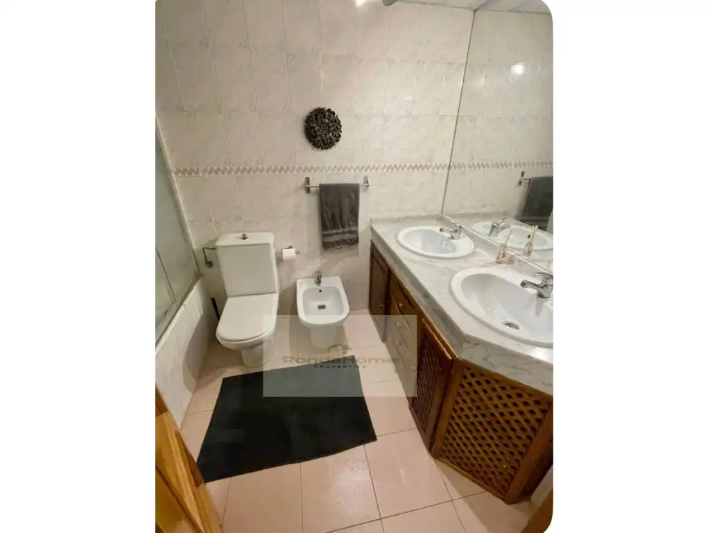 Bathroom of Flat for rent in Marbella  with Terrace and Swimming Pool
