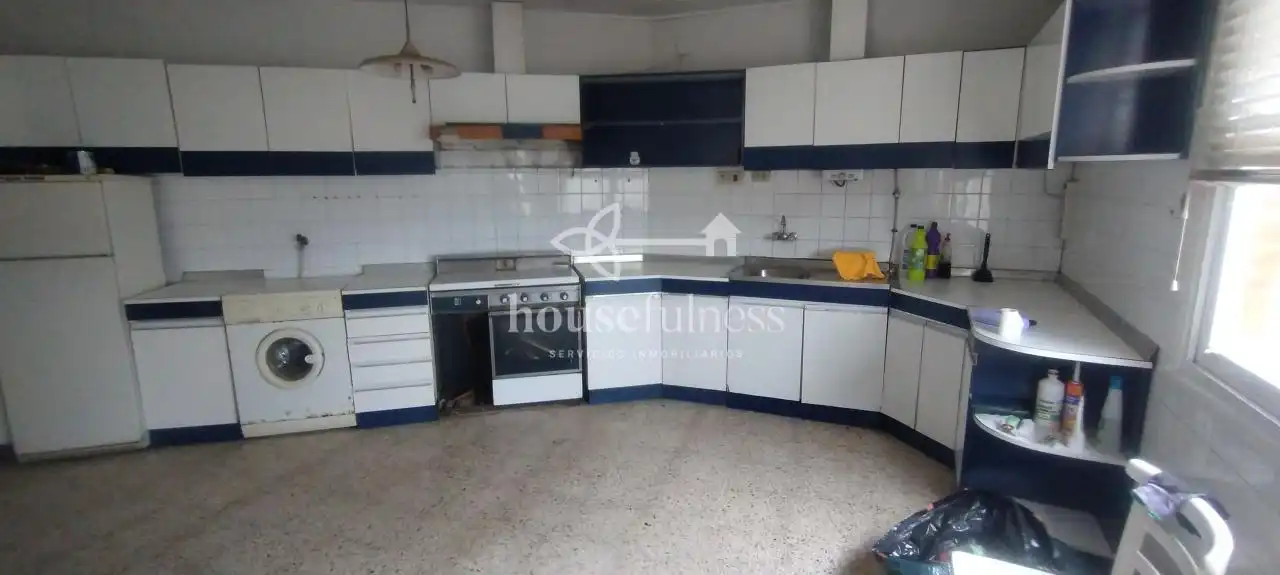 Cuina de Casa o xalet en venda en Ferrol amb Jardí privat i Traster