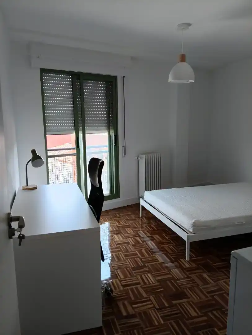 Dormitori de Pis de lloguer en Valladolid amb Parquet i Moblat