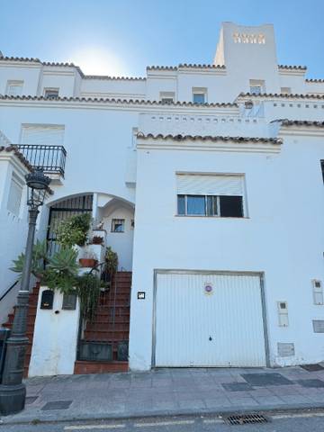 Casa adosada en Venta en Calle Juan Blanco en Zona Calvario