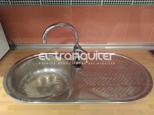 Küche von Wohnung zur Miete in Madrid mit Parkett, Schwimmbad und Möbliert