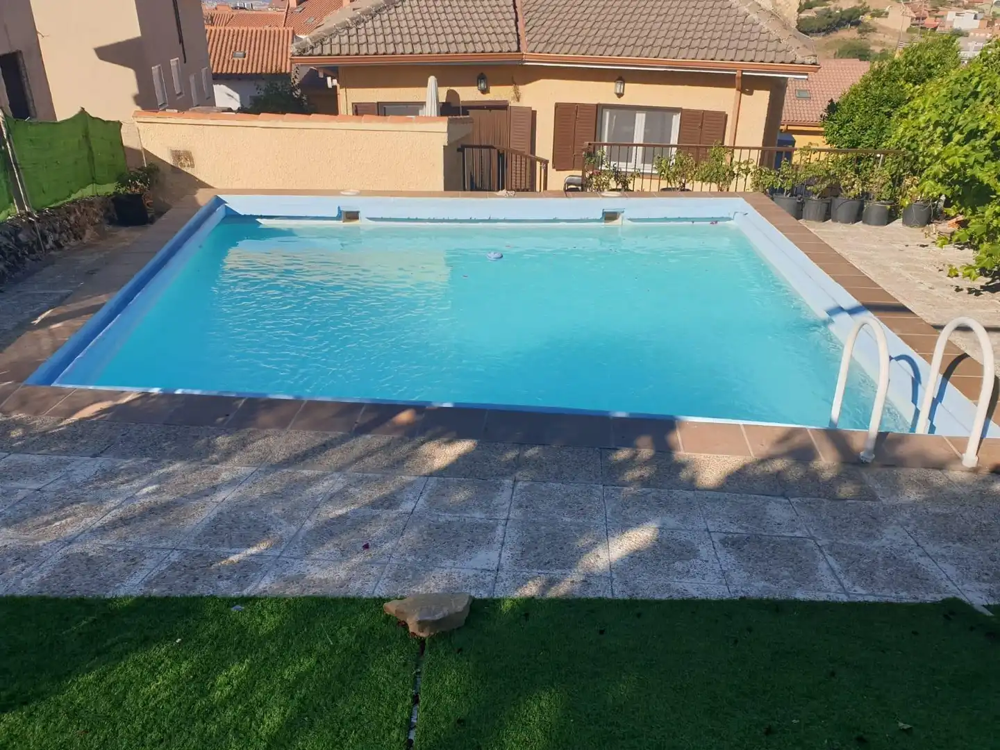 Piscina de Casa o chalet en venta en El Molar (Madrid) con Aire acondicionado, Calefacción y Jardín privado