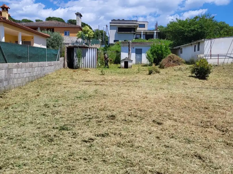 Terreny residencial en venda a Carrer de Castelló d'Empúries 106