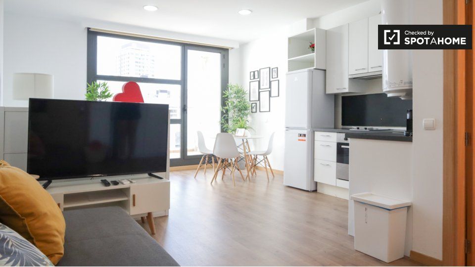 Living room of Flat to rent in  Madrid Capital  with Air Conditioner, Heating and Furnished