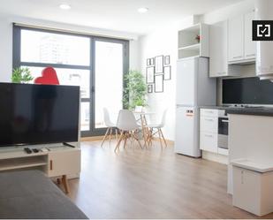 Living room of Flat to rent in  Madrid Capital  with Air Conditioner and Balcony