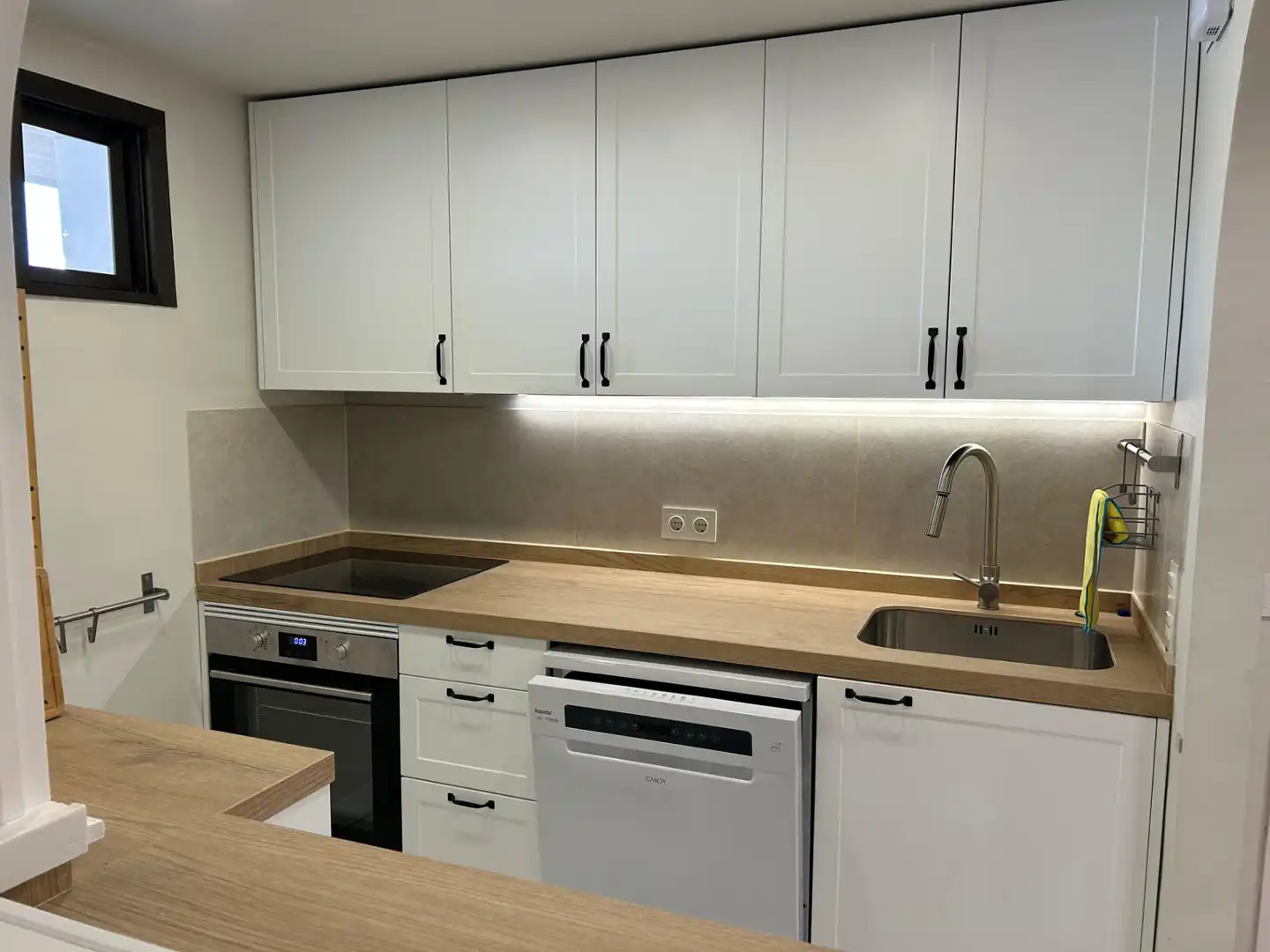 Cocina de Piso de alquiler en Estepona con Aire acondicionado, Terraza y Amueblado