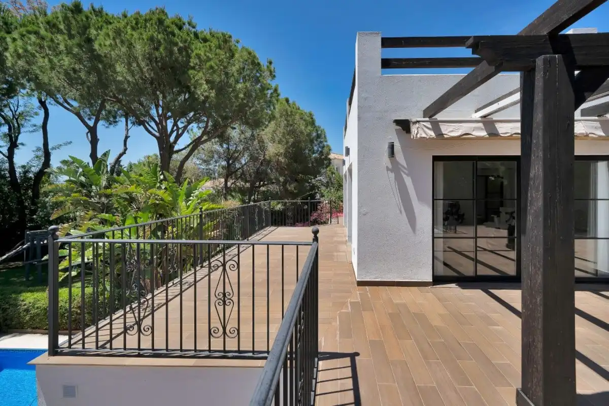 Terrassa de Casa o xalet en venda en Marbella amb Aire condicionat, Calefacció i Jardí privat