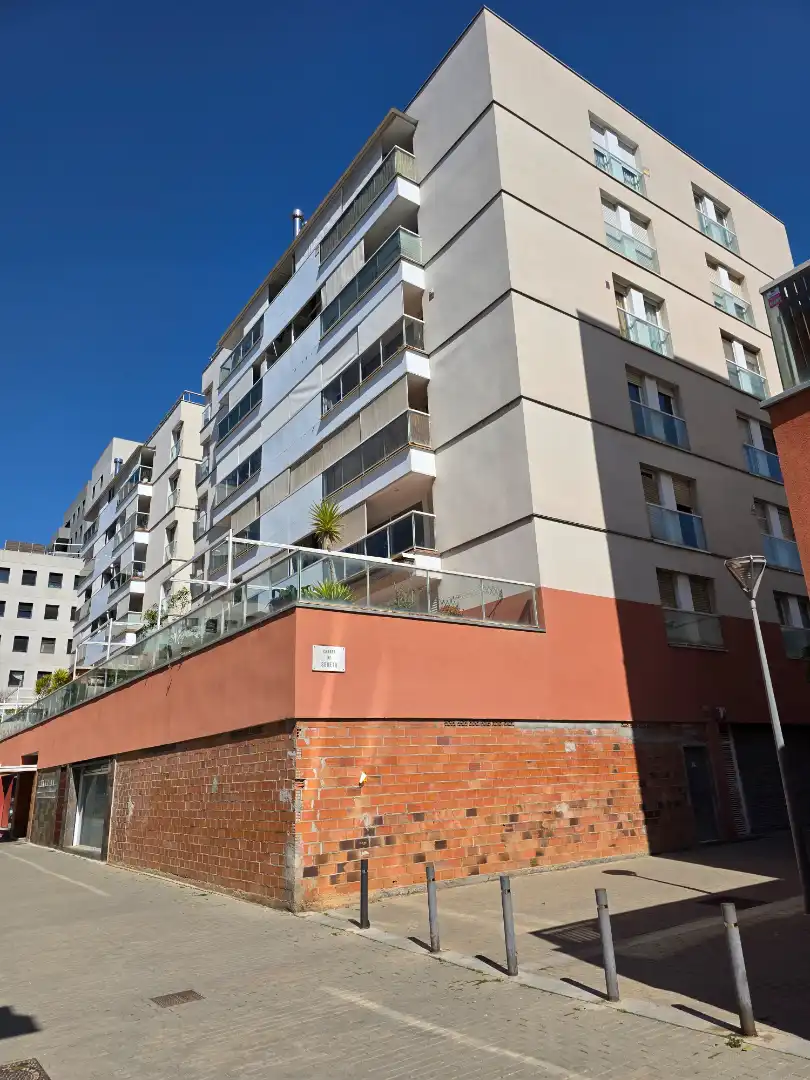 Vista exterior de Local de alquiler en Barcelona