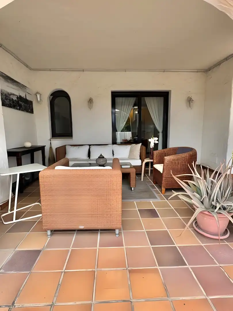 Terrasse von Dachboden zum Verkauf in Marbella mit Klimaanlage, Terrasse und Schwimmbad