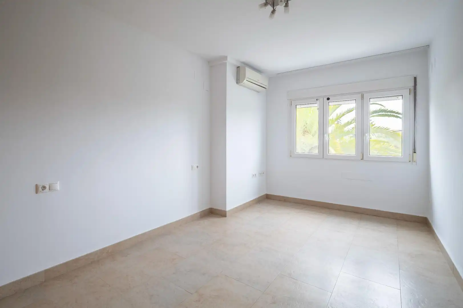 Piso en venta en Granada con Aire acondicionado y Calefacción