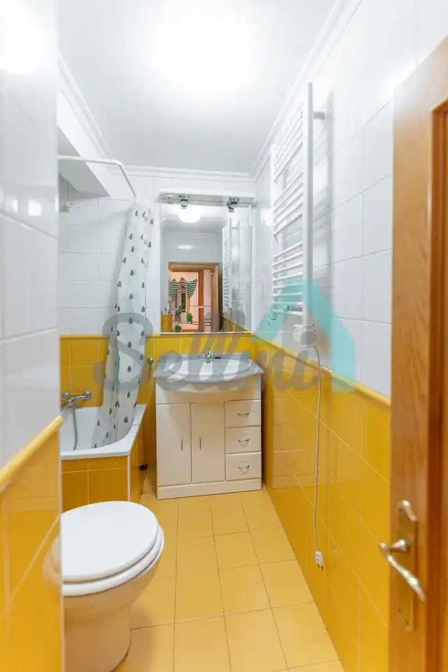Badezimmer von Wohnung zum Verkauf in Oviedo  mit Heizung