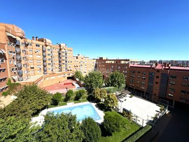 Pis amb piscina en venda a Norte - Universidad