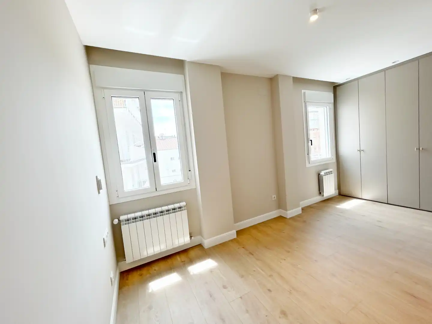 Habitación de Piso en venta en Vitoria - Gasteiz con Calefacción, Trastero y Horno