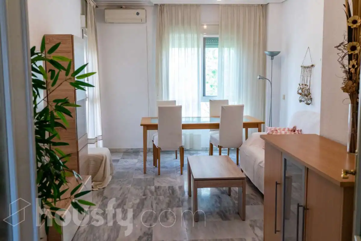 Wohnzimmer von Wohnung zur Miete in Sevilla mit Klimaanlage, Heizung und Terrasse