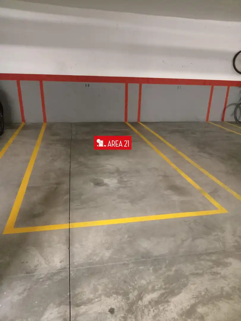 Parking de Piso en venta en La Pobla de Vallbona con Aire acondicionado, Calefacción y Trastero