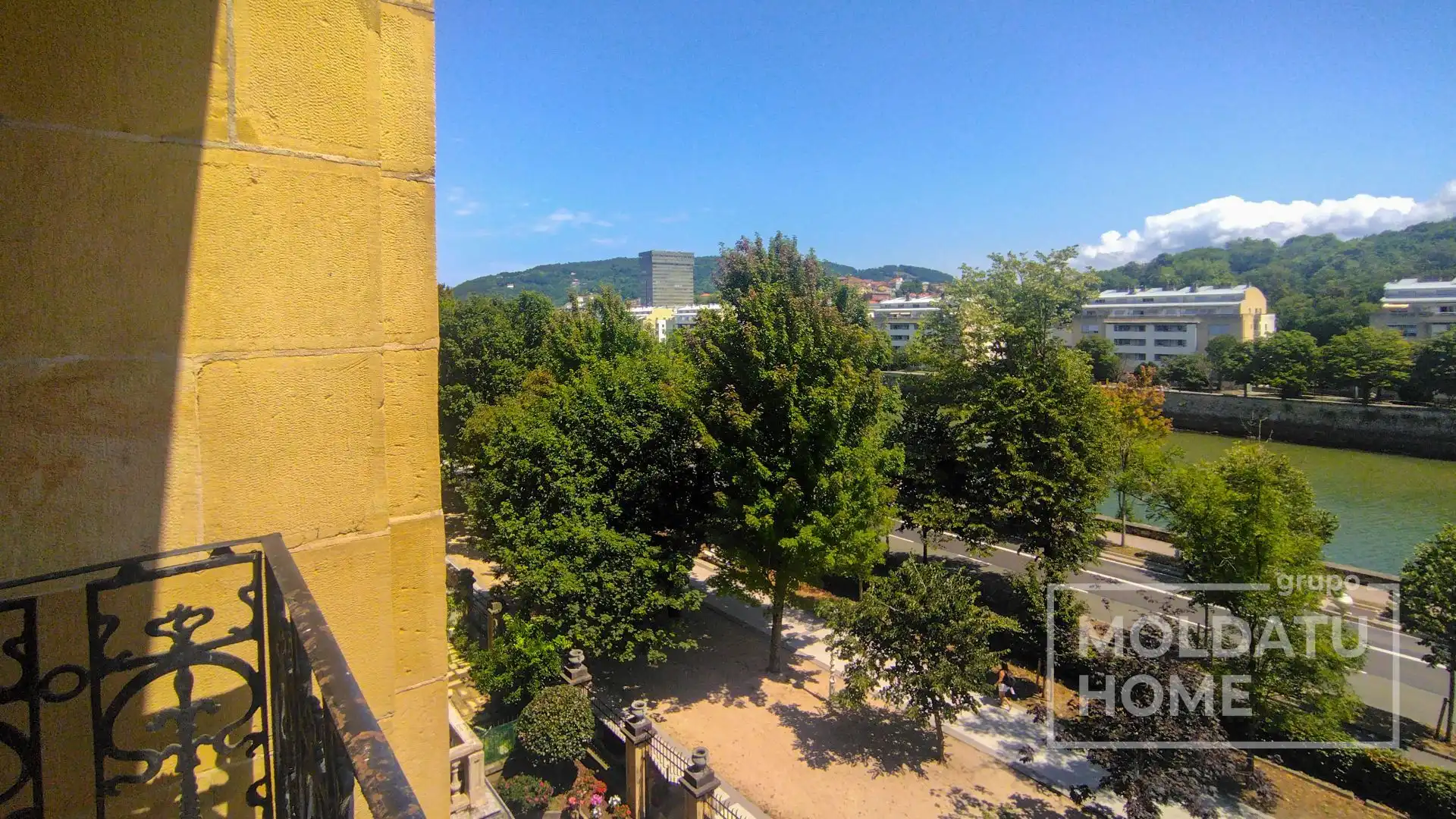 Vista exterior de Piso de alquiler en Donostia - San Sebastián  con Calefacción y Terraza