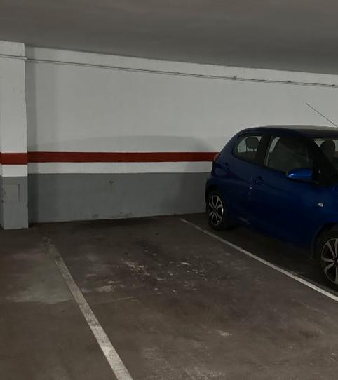 Foto 2 de Garatge de lloguer a Carrer D'alfons XII, 19, Progrés - Pep Ventura, Badalona