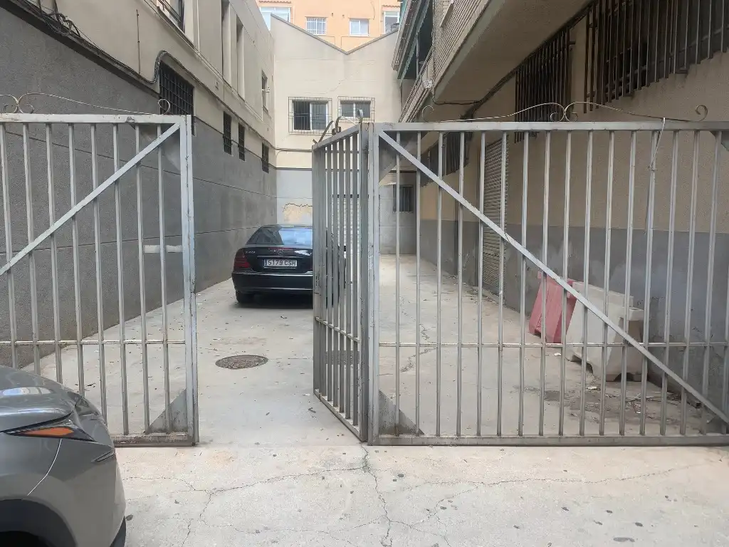 Aparcament de Local en venda en Murcia