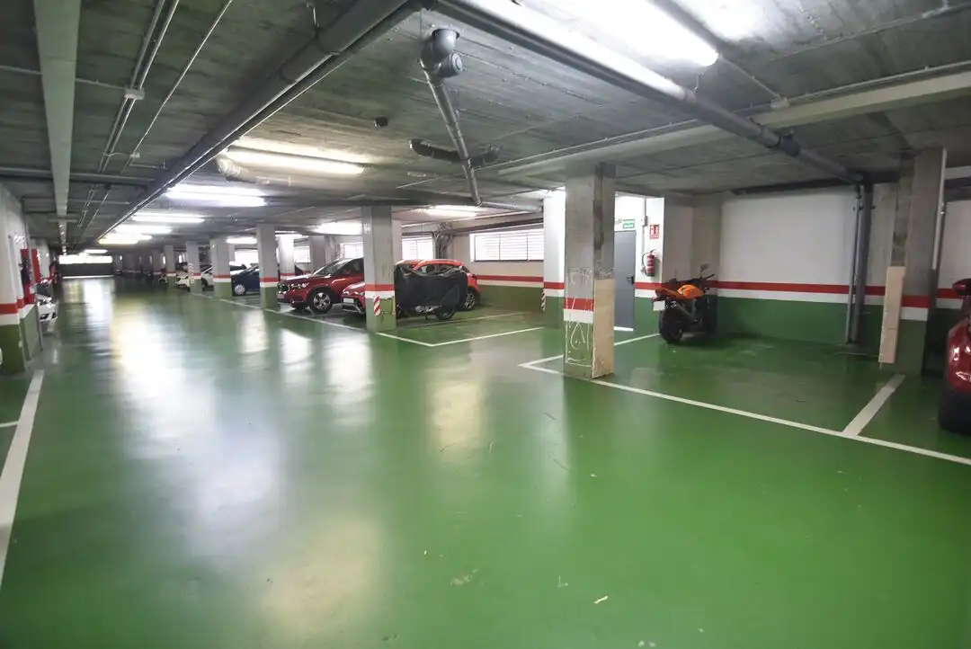 Aparcament de Dúplex en venda en Eibar amb Calefacció, Traster i Moblat
