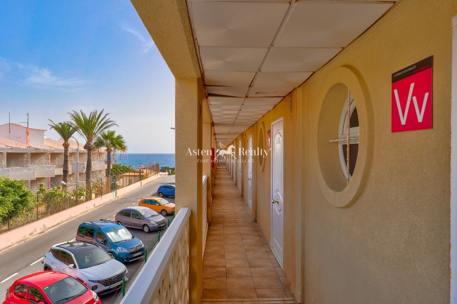 Balcony of Building for sale in Arona