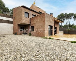 Vista exterior de Casa o xalet en venda en Ullastrell amb Aire condicionat, Calefacció i Jardí privat