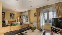 Sala d'estar de Casa o xalet en venda en Ávila Capital amb Terrassa i Piscina