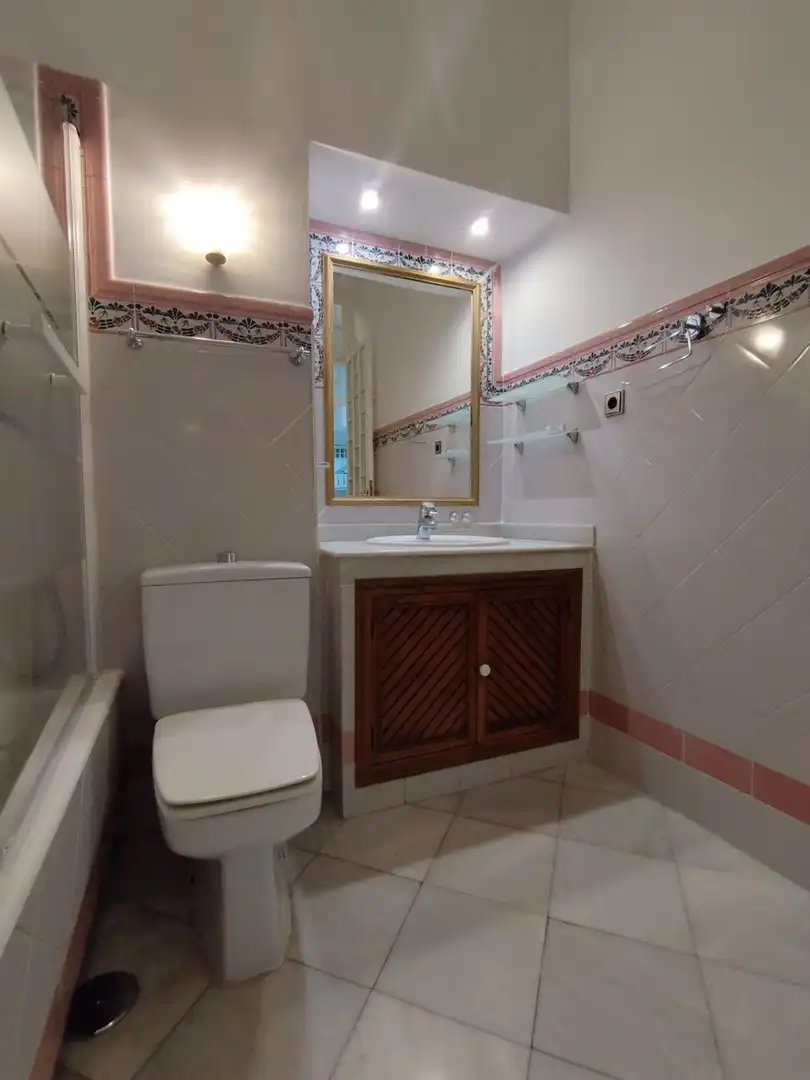 Bathroom of Flat for rent in Murcia  with Air Conditioner, Heating and Balcony